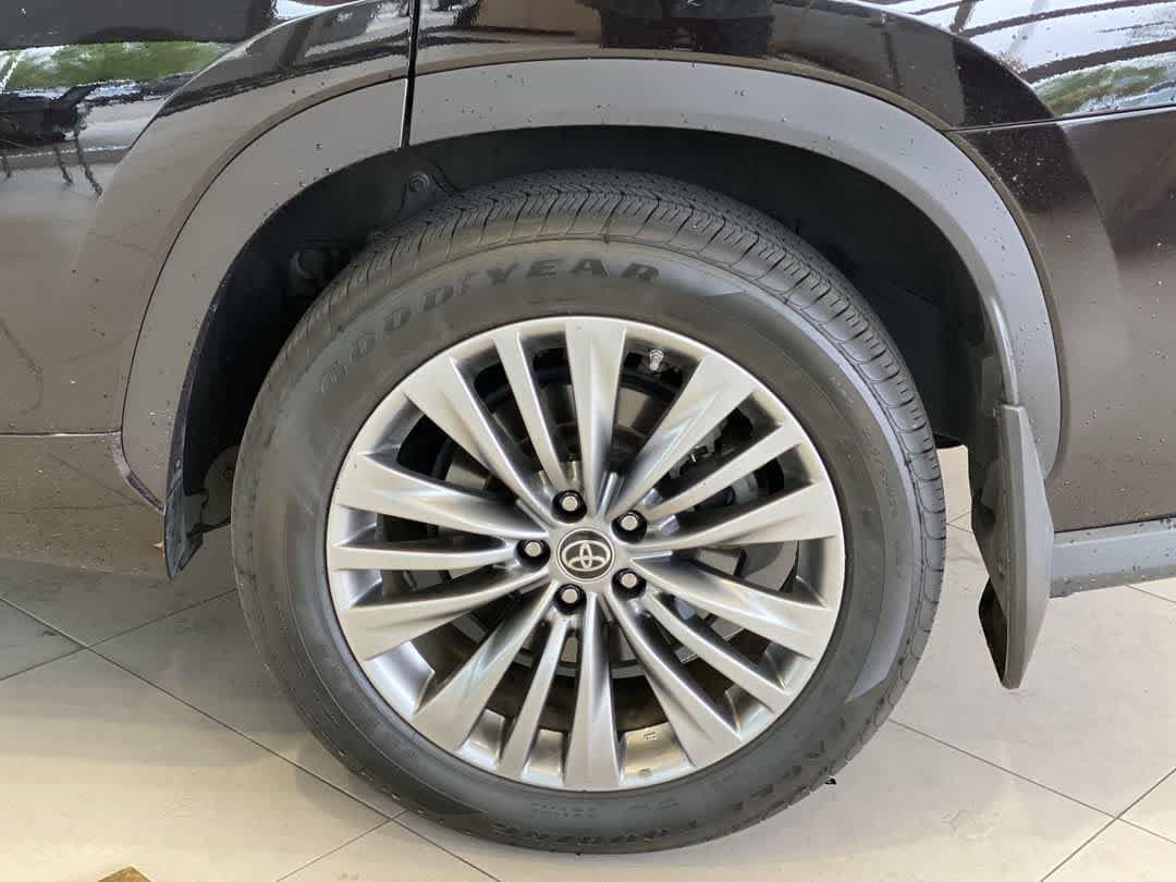 Thumbnail: 2020 Toyota Highlander - 13