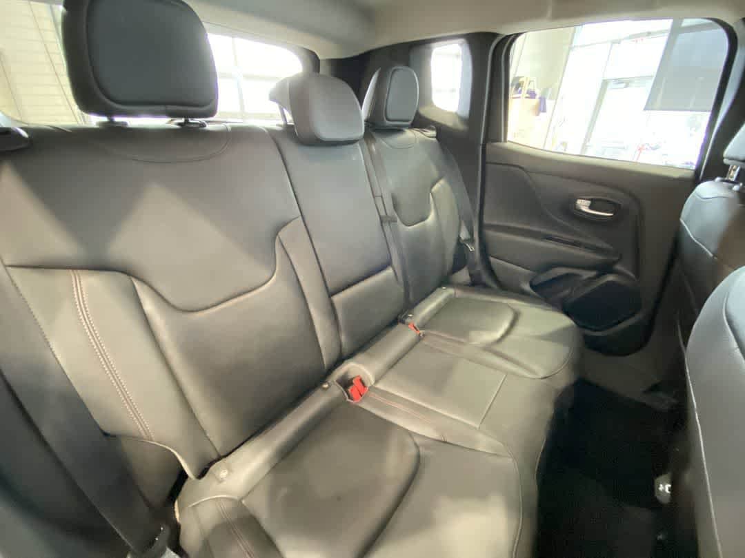 Thumbnail: 2020 Jeep Renegade - 23