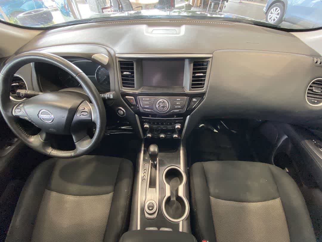 Thumbnail: 2017 Nissan Pathfinder - 23