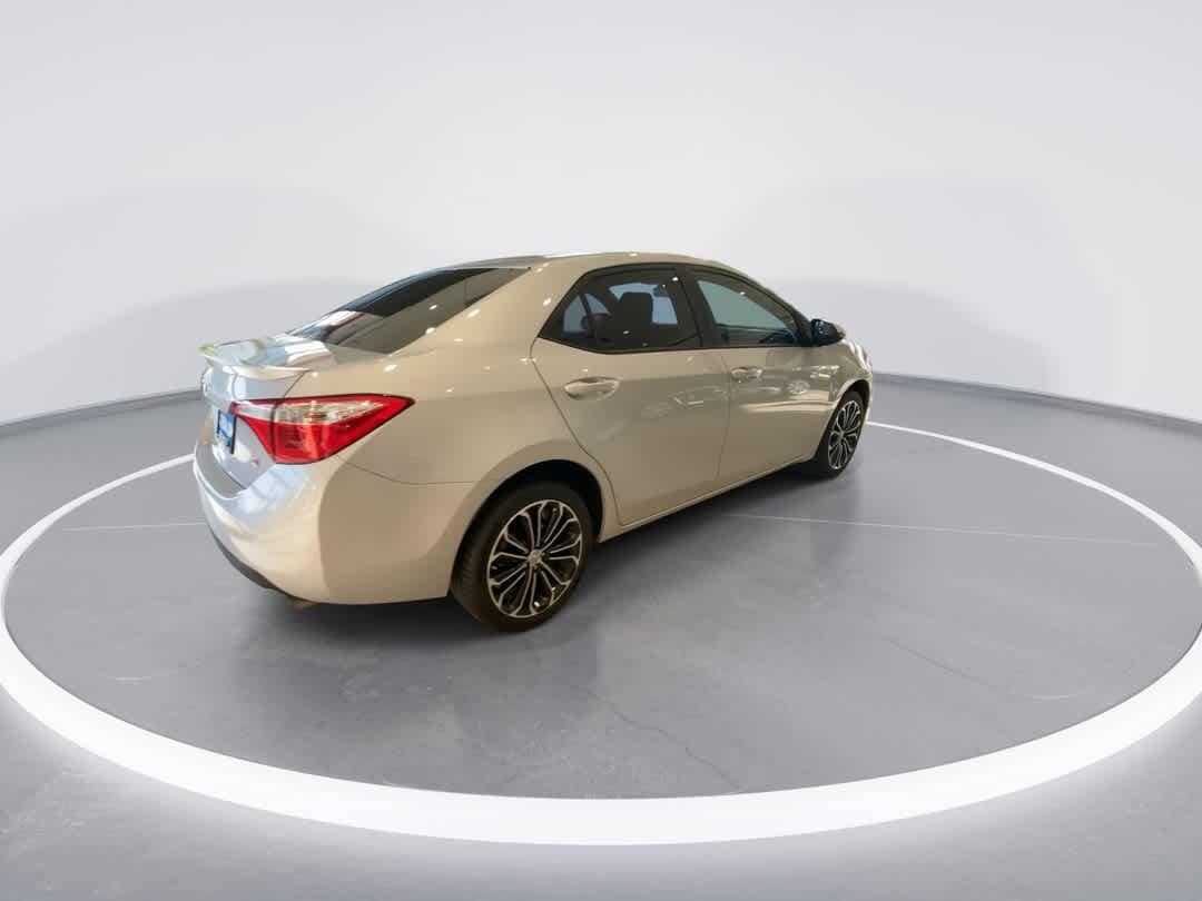 Thumbnail: 2015 Toyota Corolla - 8