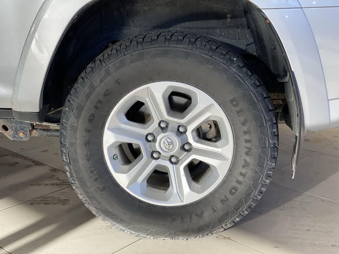 Thumbnail: 2019 Toyota 4Runner - 12