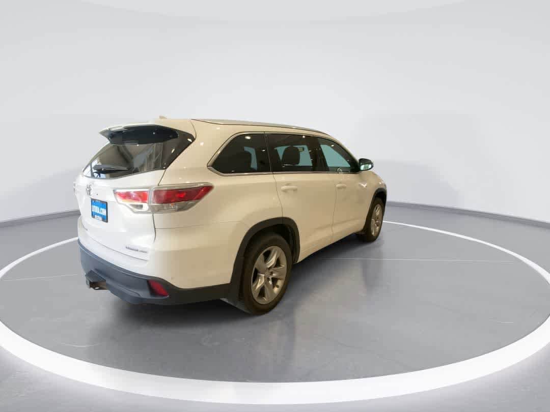 Thumbnail: 2015 Toyota Highlander - 8
