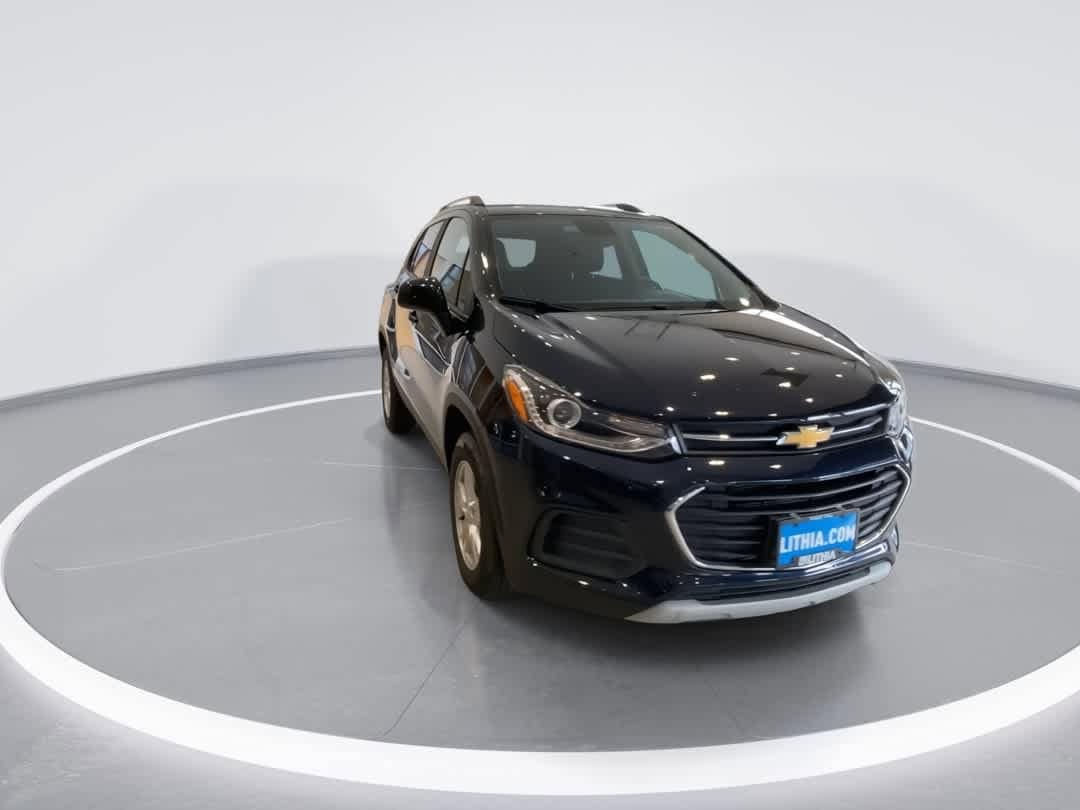 Thumbnail: 2021 Chevrolet Trax - 2