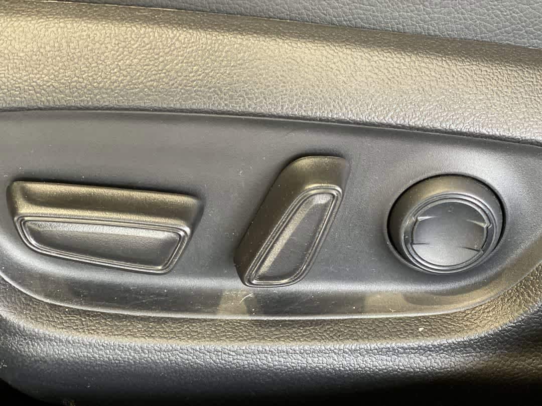 Thumbnail: 2022 Toyota Camry - 14