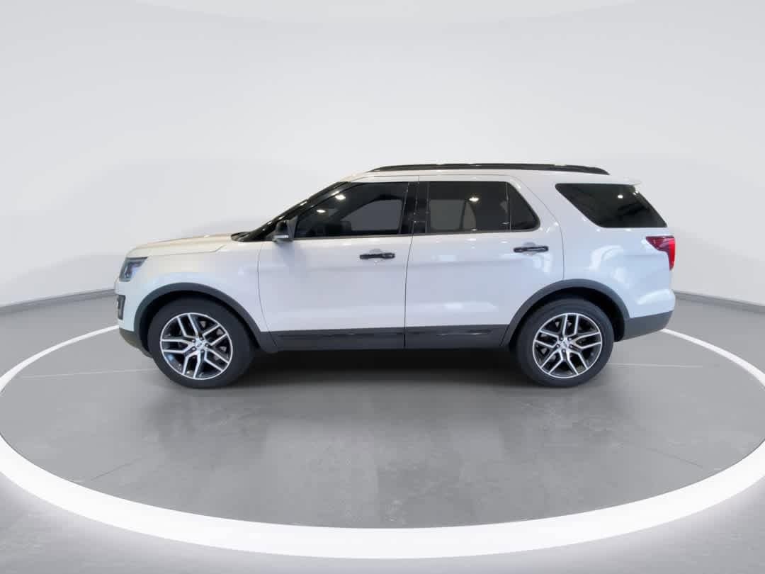Thumbnail: 2016 Ford Explorer - 5