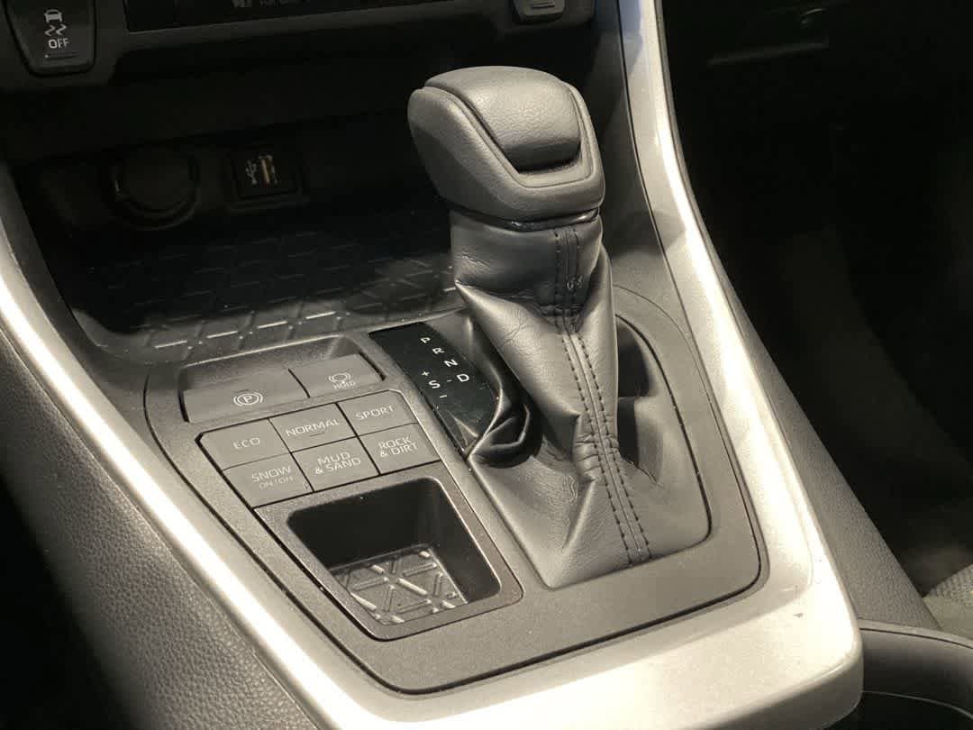 Thumbnail: 2025 Toyota RAV4 - 21