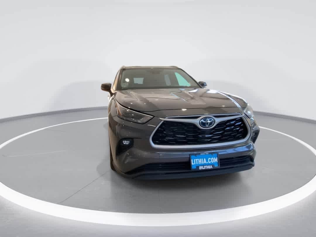 Thumbnail: 2023 Toyota Highlander - 3