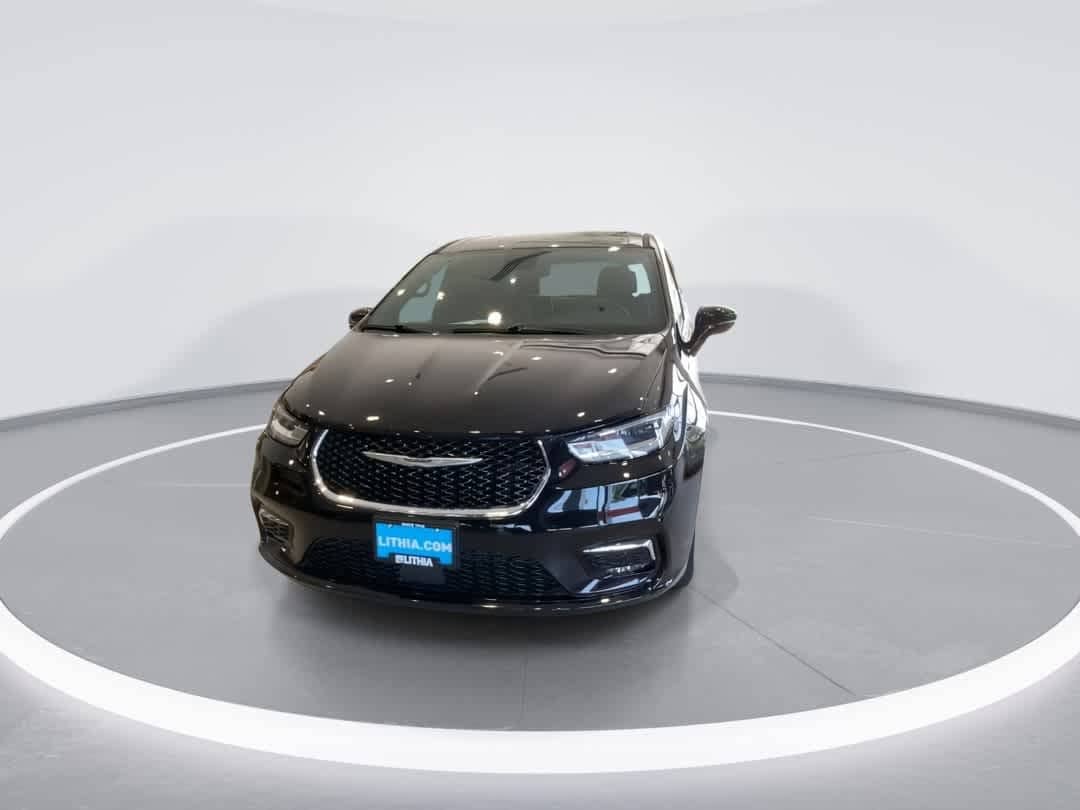 Thumbnail: 2025 Chrysler Pacifica - 3