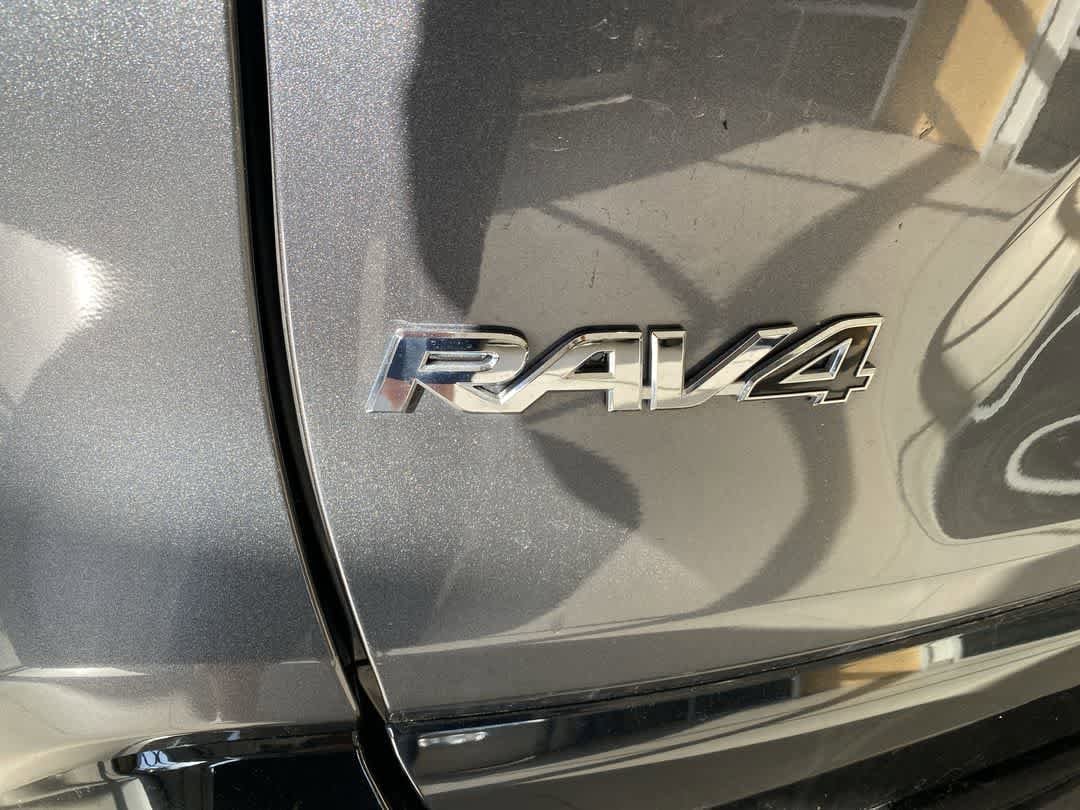 Thumbnail: 2020 Toyota RAV4 - 12
