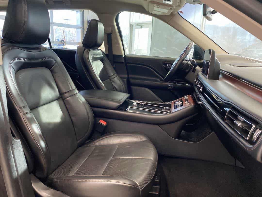 Thumbnail: 2022 Lincoln Aviator - 26