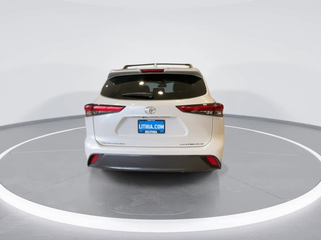 Thumbnail: 2023 Toyota Highlander - 7