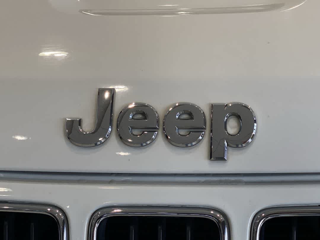Thumbnail: 2014 Jeep Grand Cherokee - 10
