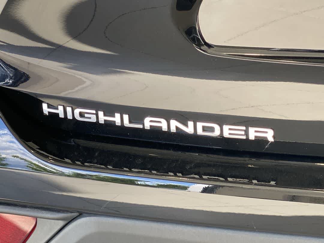 Thumbnail: 2022 Toyota Highlander - 11