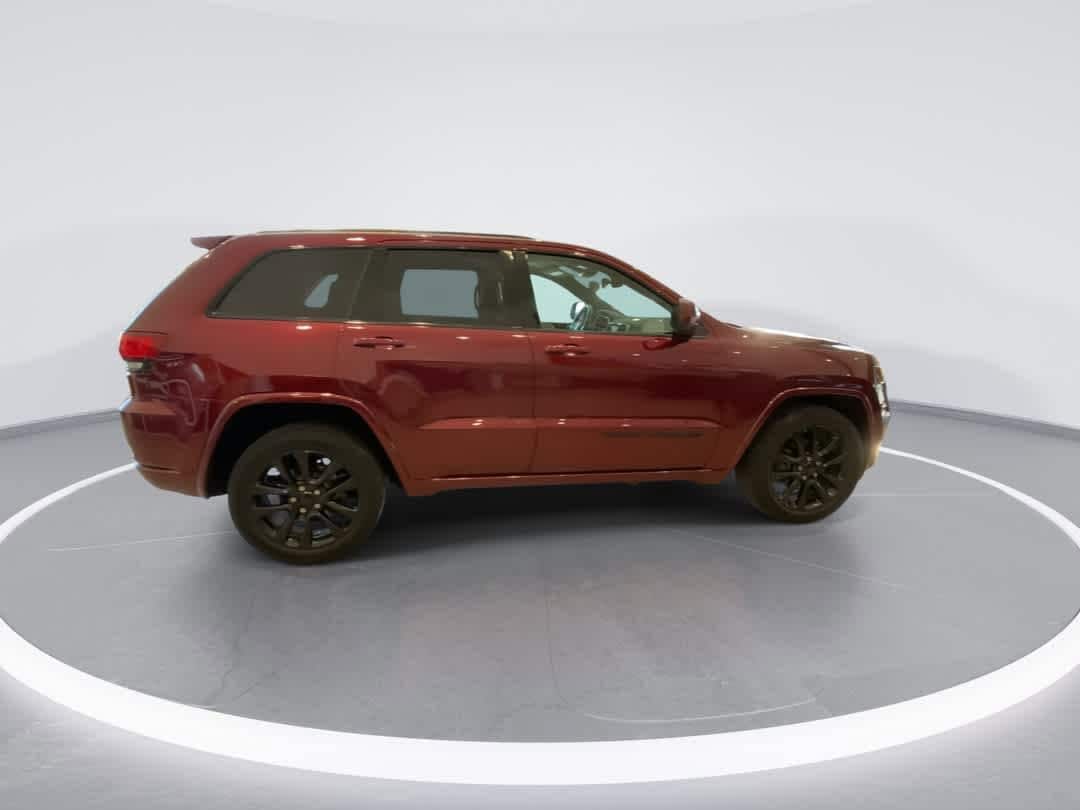 Thumbnail: 2017 Jeep Grand Cherokee - 9