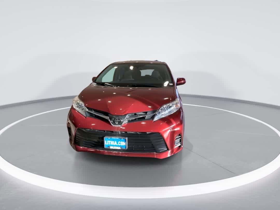 Thumbnail: 2020 Toyota Sienna - 3