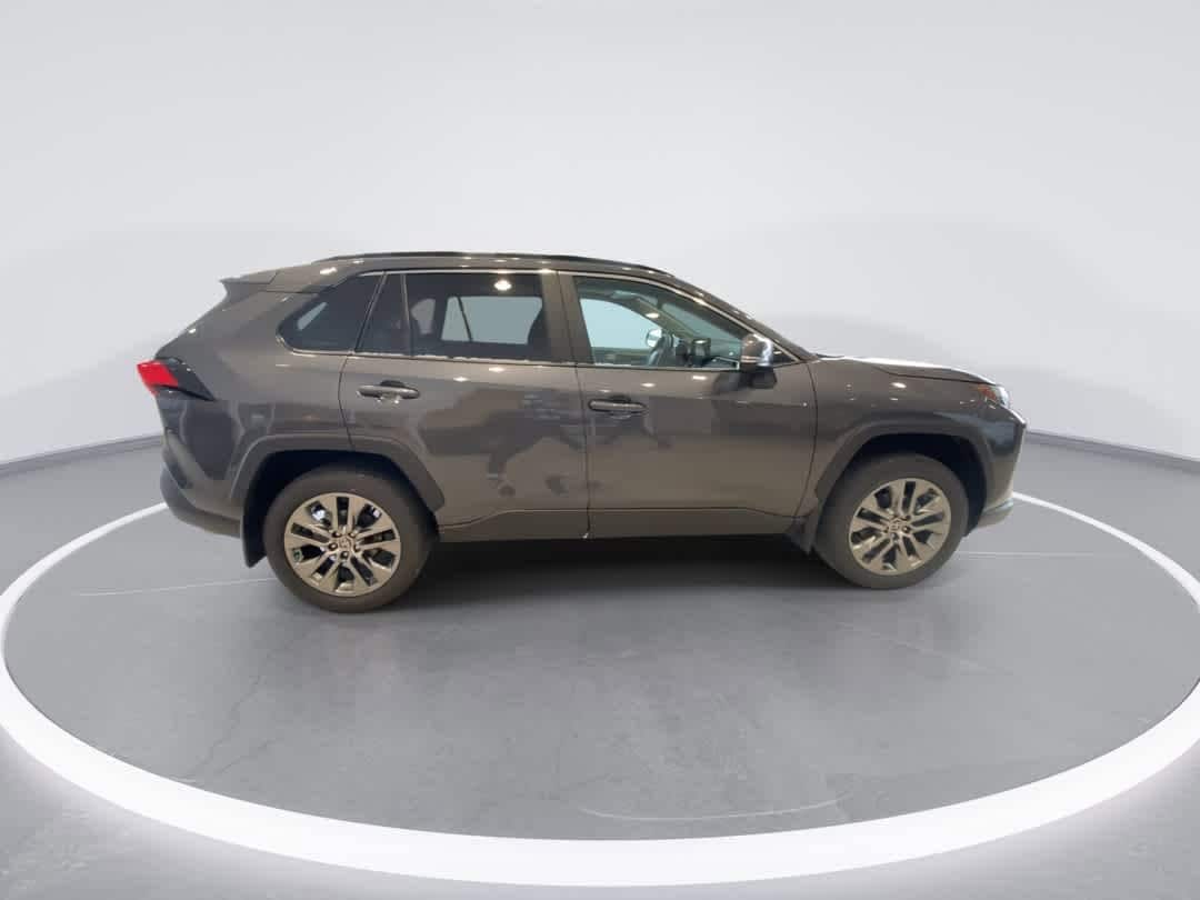 Thumbnail: 2025 Toyota RAV4 - 9