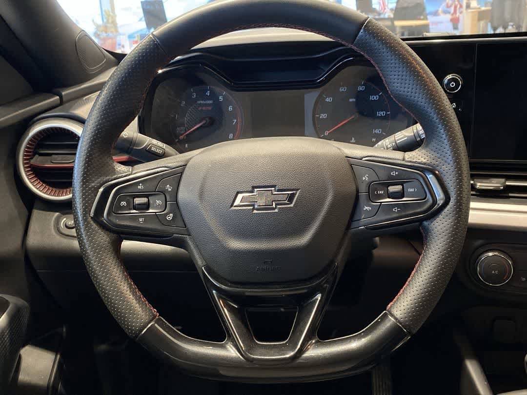 Thumbnail: 2025 Chevrolet Trax - 17