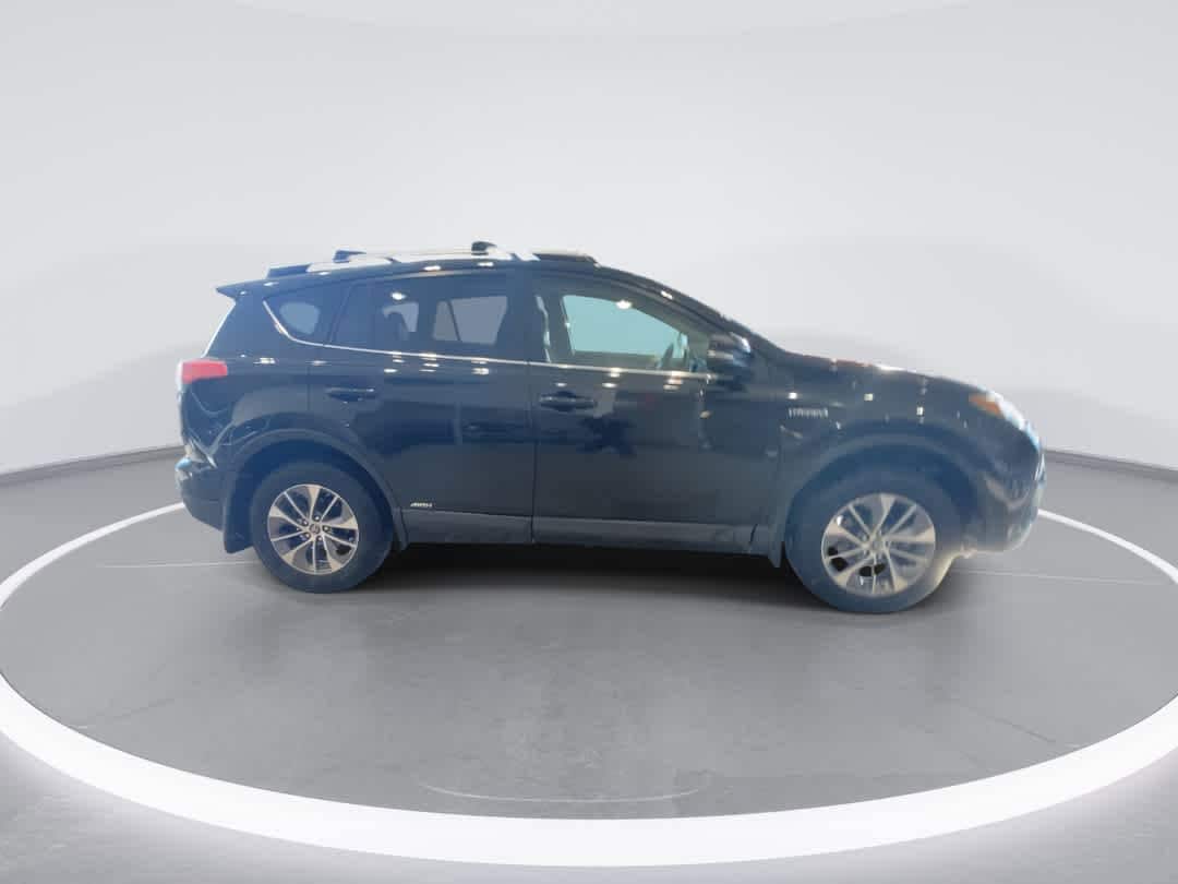 Thumbnail: 2016 Toyota RAV4 - 9