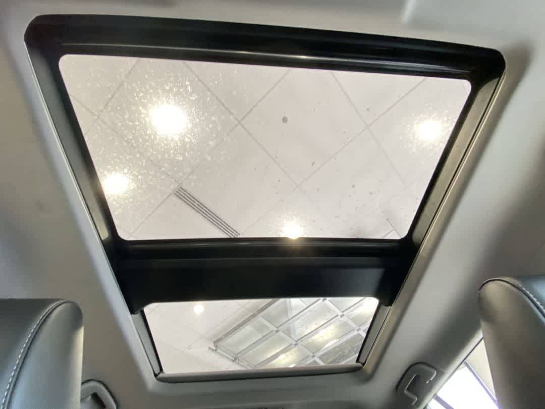 Thumbnail: 2021 Toyota RAV4 - 25