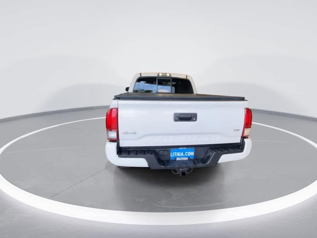 Thumbnail: 2019 Toyota Tacoma - 7