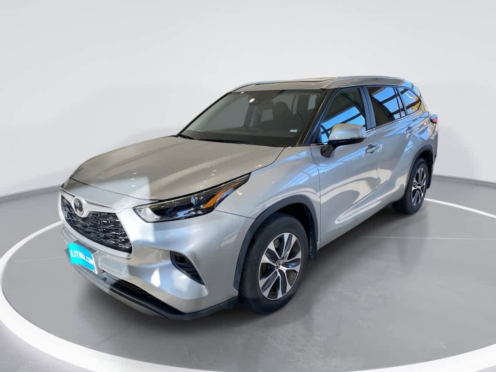 Used 2023 Toyota Highlander XLE SUV