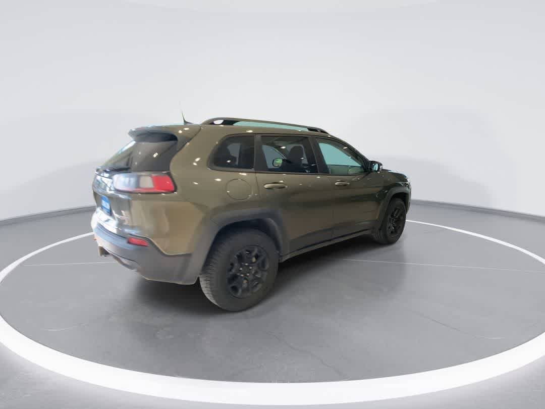 Thumbnail: 2019 Jeep Cherokee - 8