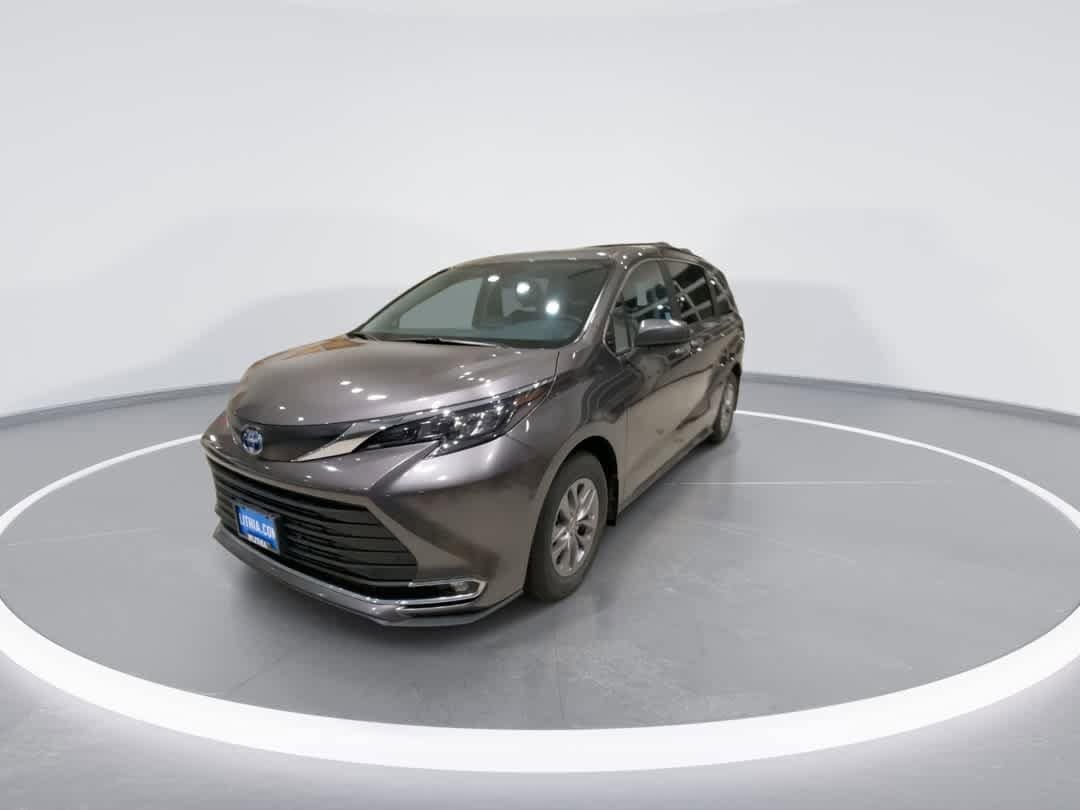 Thumbnail: 2024 Toyota Sienna - 4