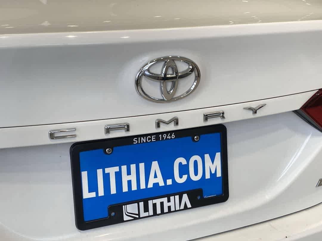 Thumbnail: 2022 Toyota Camry - 10