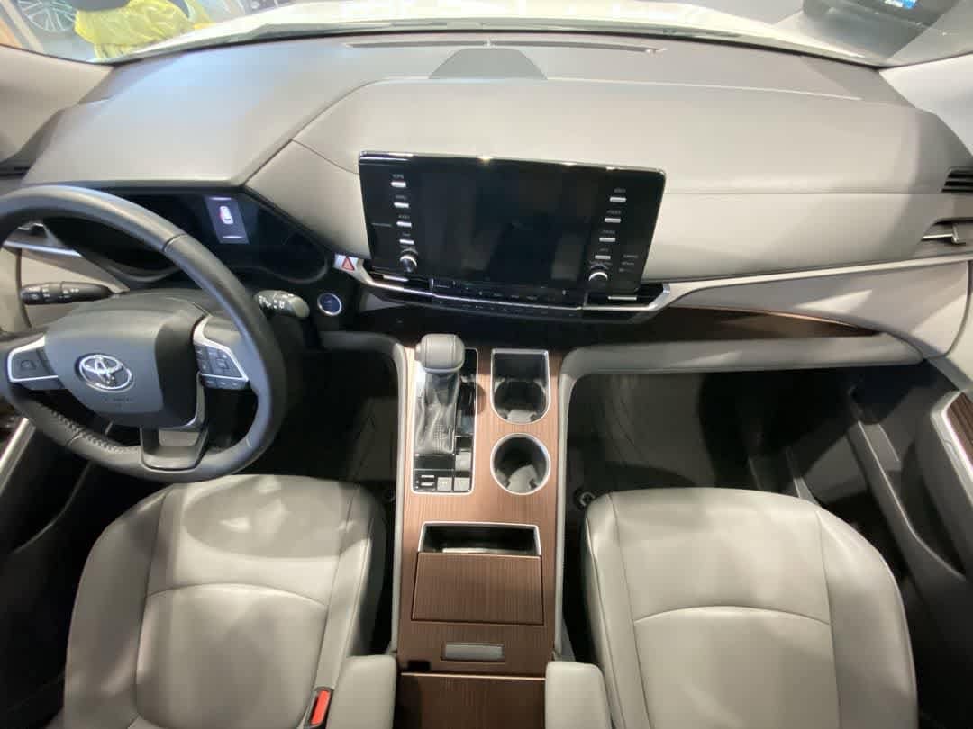 Thumbnail: 2021 Toyota Sienna - 23