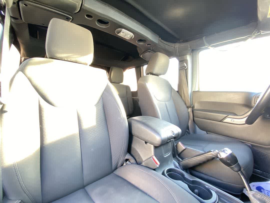 Thumbnail: 2015 Jeep Wrangler - 24