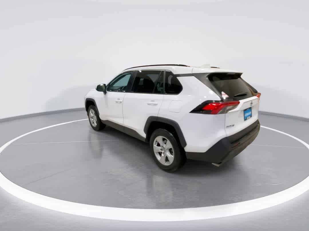 Thumbnail: 2021 Toyota RAV4 - 6