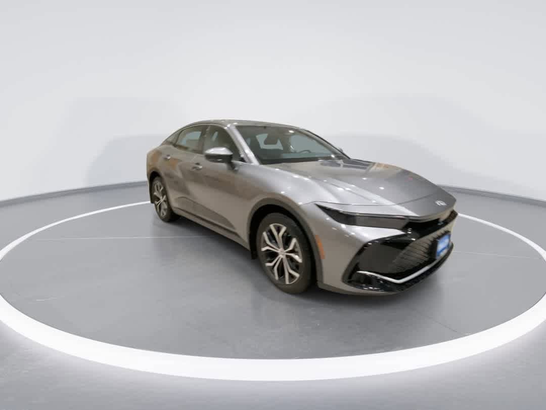 Thumbnail: 2023 Toyota Crown - 2