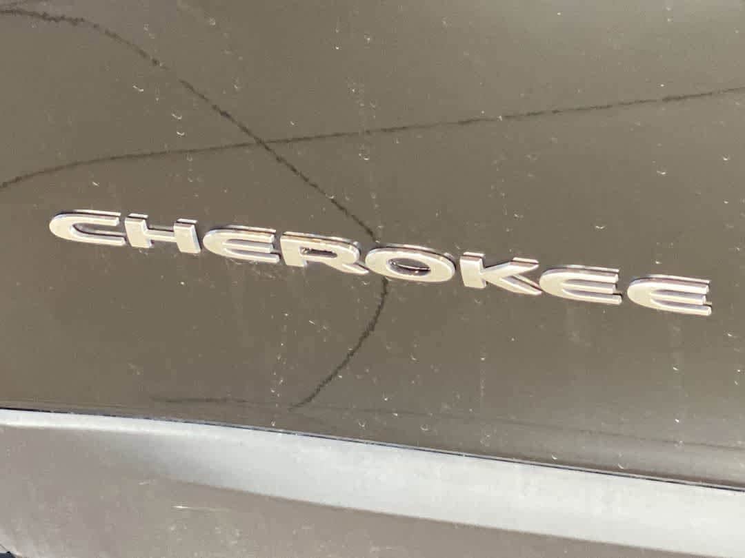 Thumbnail: 2016 Jeep Cherokee - 11