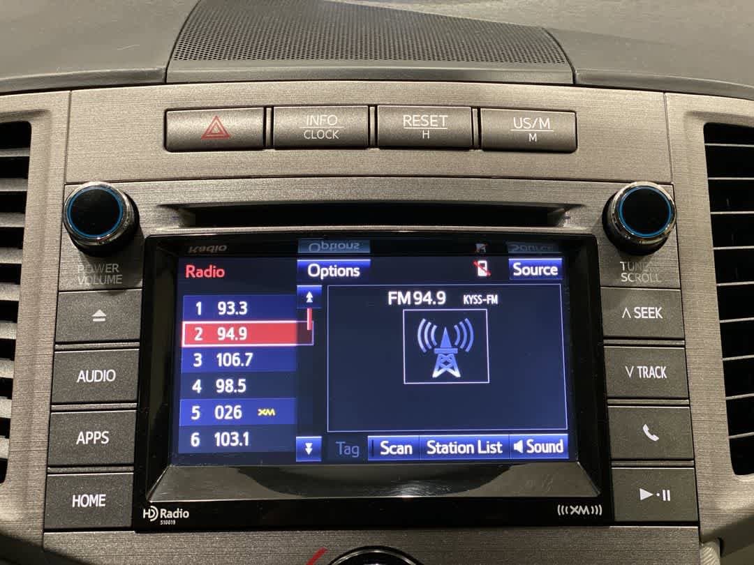 Thumbnail: 2015 Toyota Venza - 18