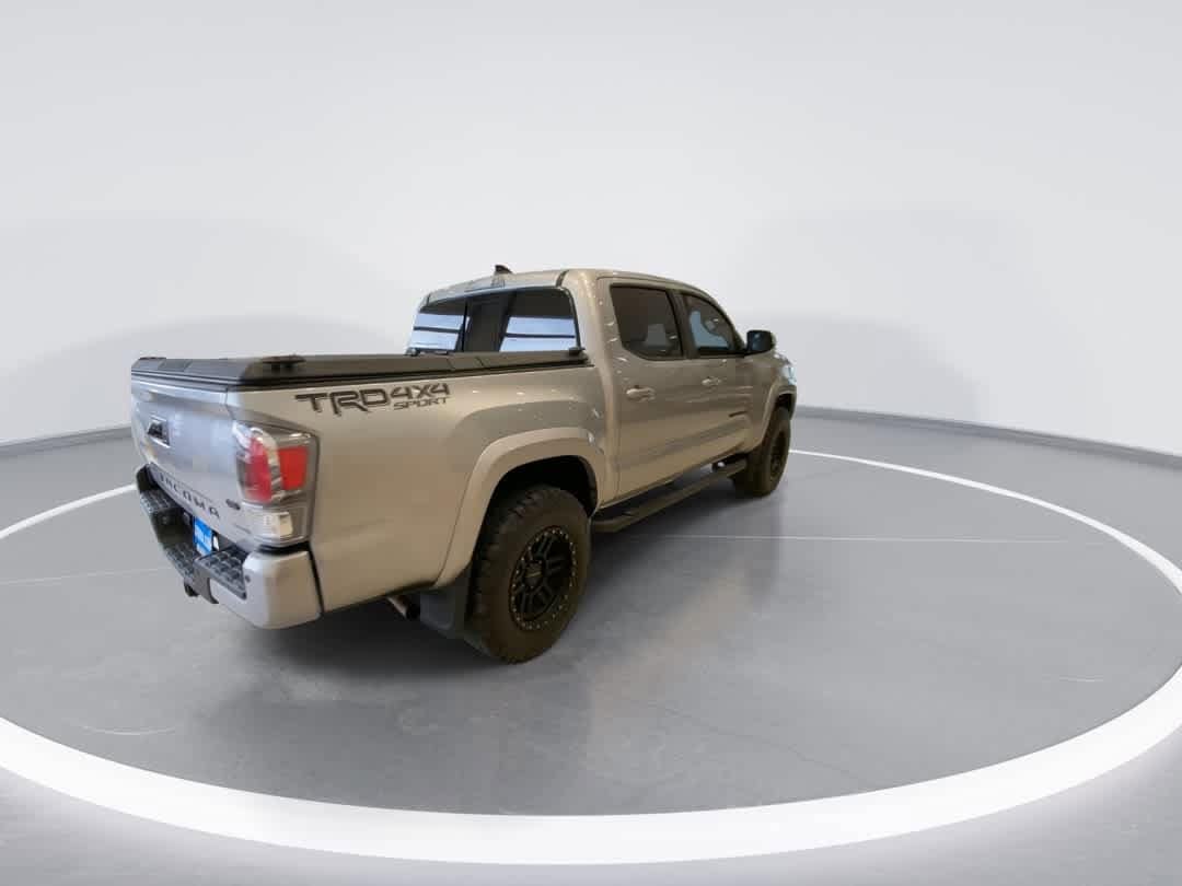 Thumbnail: 2020 Toyota Tacoma - 8
