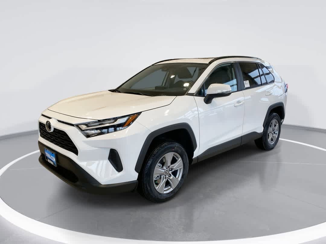2025 Toyota RAV4 XLE's photo
