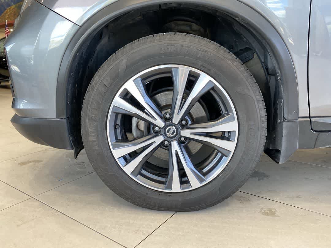 Thumbnail: 2017 Nissan Rogue - 21