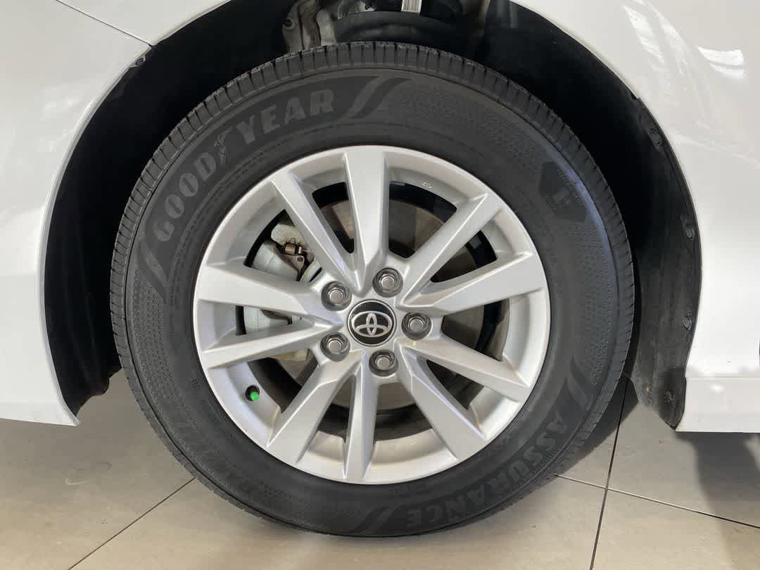 Thumbnail: 2025 Toyota Camry - 10