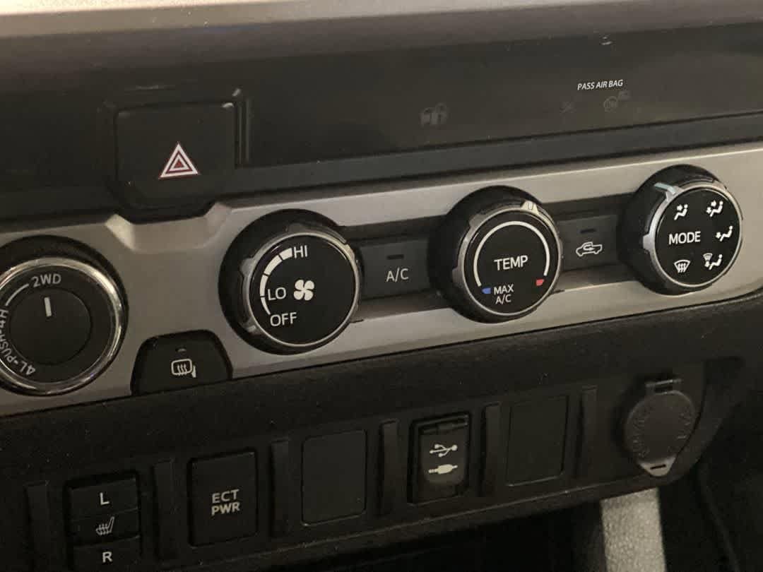 Thumbnail: 2018 Toyota Tacoma - 18