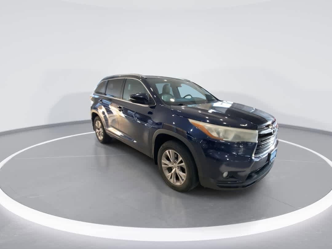 Thumbnail: 2015 Toyota Highlander - 2
