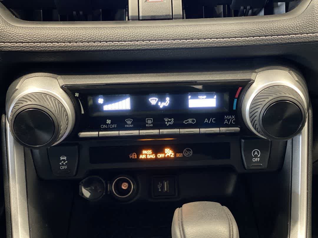 Thumbnail: 2025 Toyota RAV4 - 21