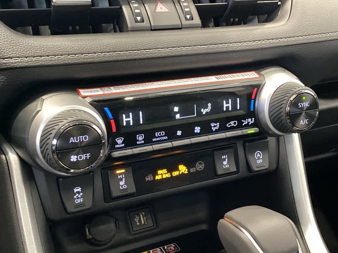 Thumbnail: 2025 Toyota RAV4 - 18