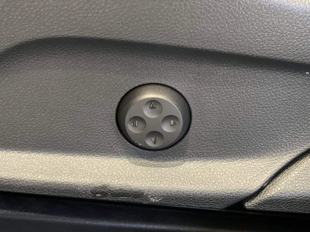 Thumbnail: 2018 Mercedes-Benz GLC - 15