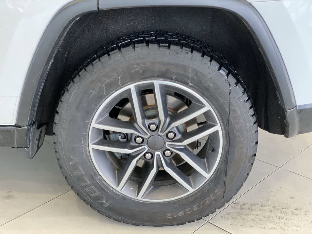 Thumbnail: 2020 Jeep Grand Cherokee - 13