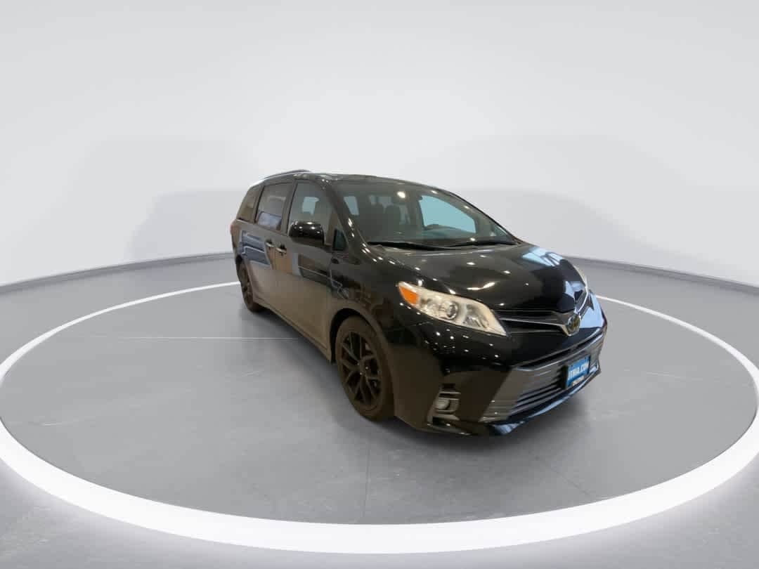 Thumbnail: 2020 Toyota Sienna - 2