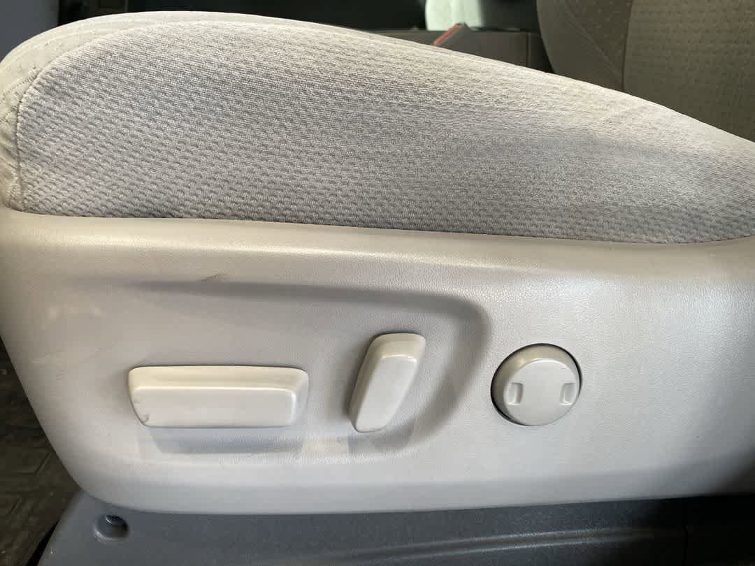 Thumbnail: 2020 Toyota Sienna - 12