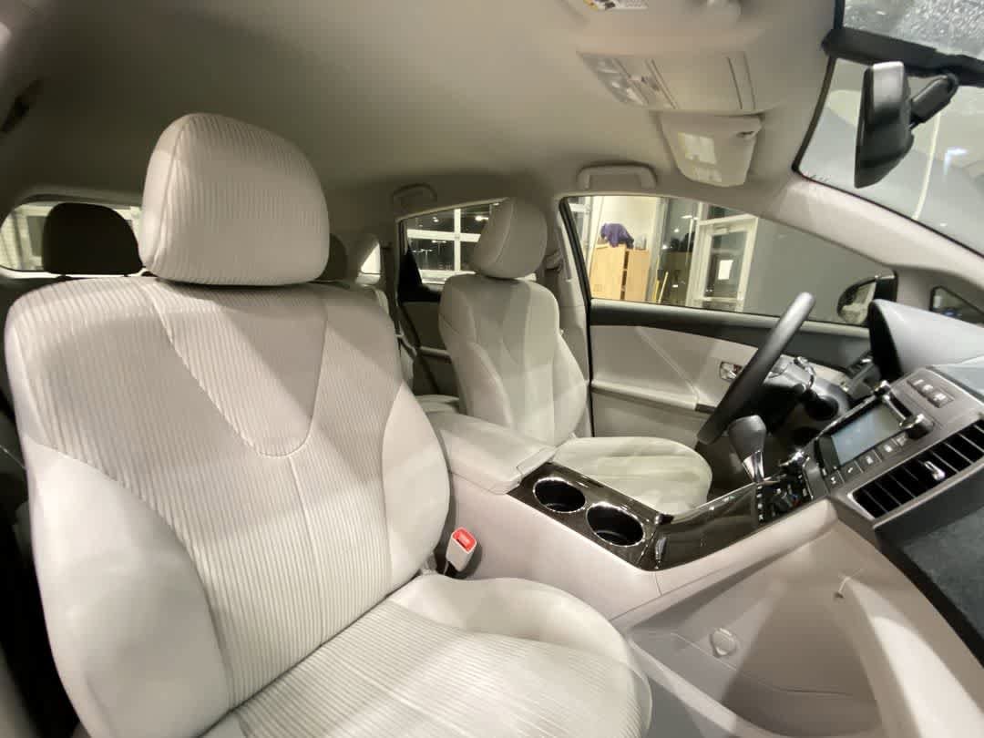 Thumbnail: 2015 Toyota Venza - 25