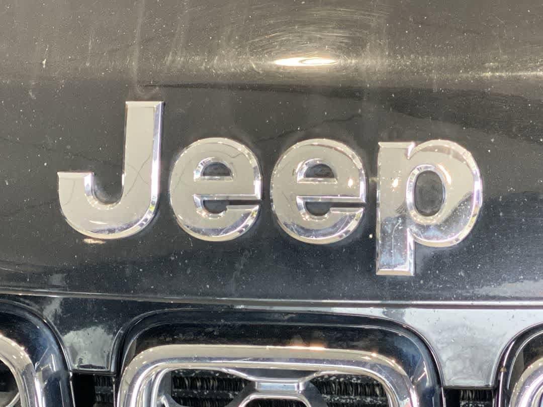 Thumbnail: 2017 Jeep Grand Cherokee - 10