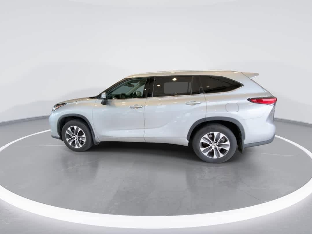 Thumbnail: 2021 Toyota Highlander - 5