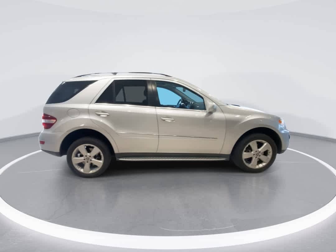 Thumbnail: 2010 Mercedes-Benz M-Class - 9
